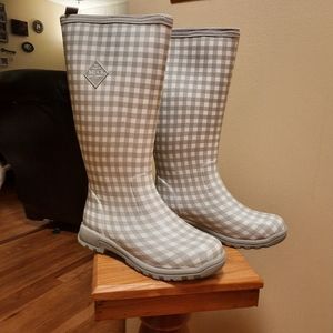 Muck brand rain boots